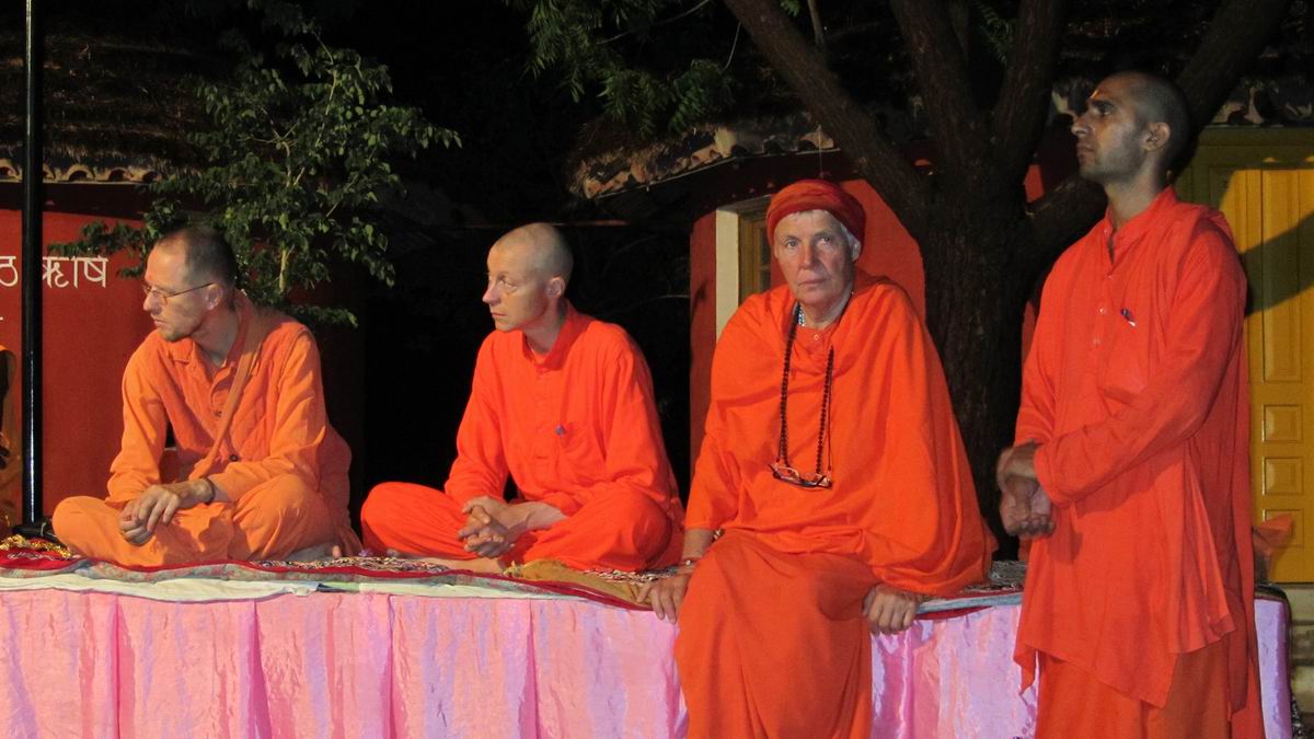 holyguruji_mahasamadhi_anniversary_2010_15