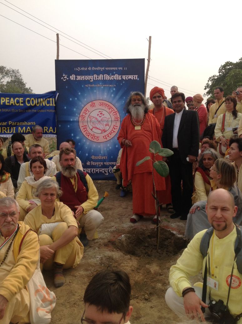 the crowd with swamiji experience the peace of yet another successful tree planting the crowd with swamiji experience the peace of yet another successful tree planting