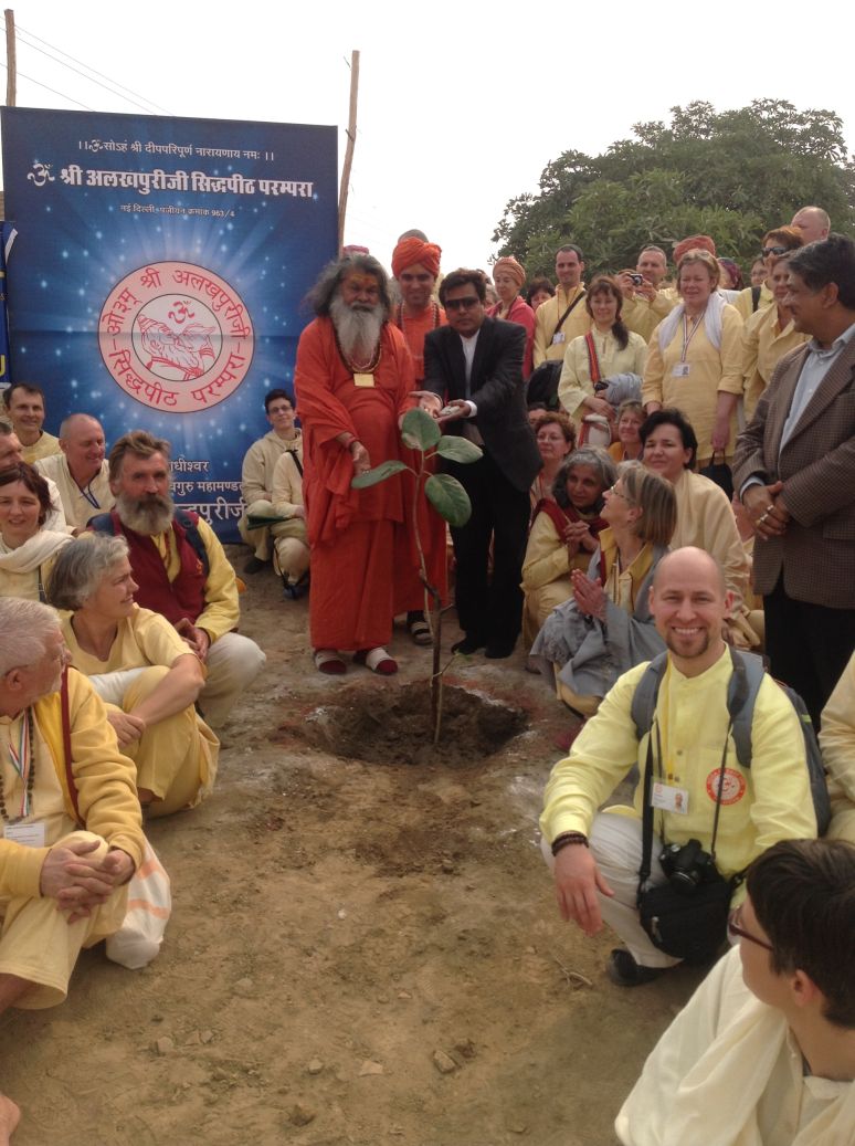 Paramhans Maheshwarananda and Mr Shukla Paramhans Maheshwarananda and Mr Shukla