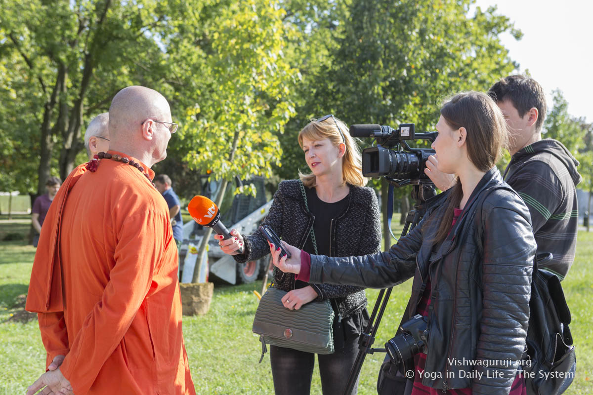 1U4A2202 VZ sadnja drva mira 21 9 2016