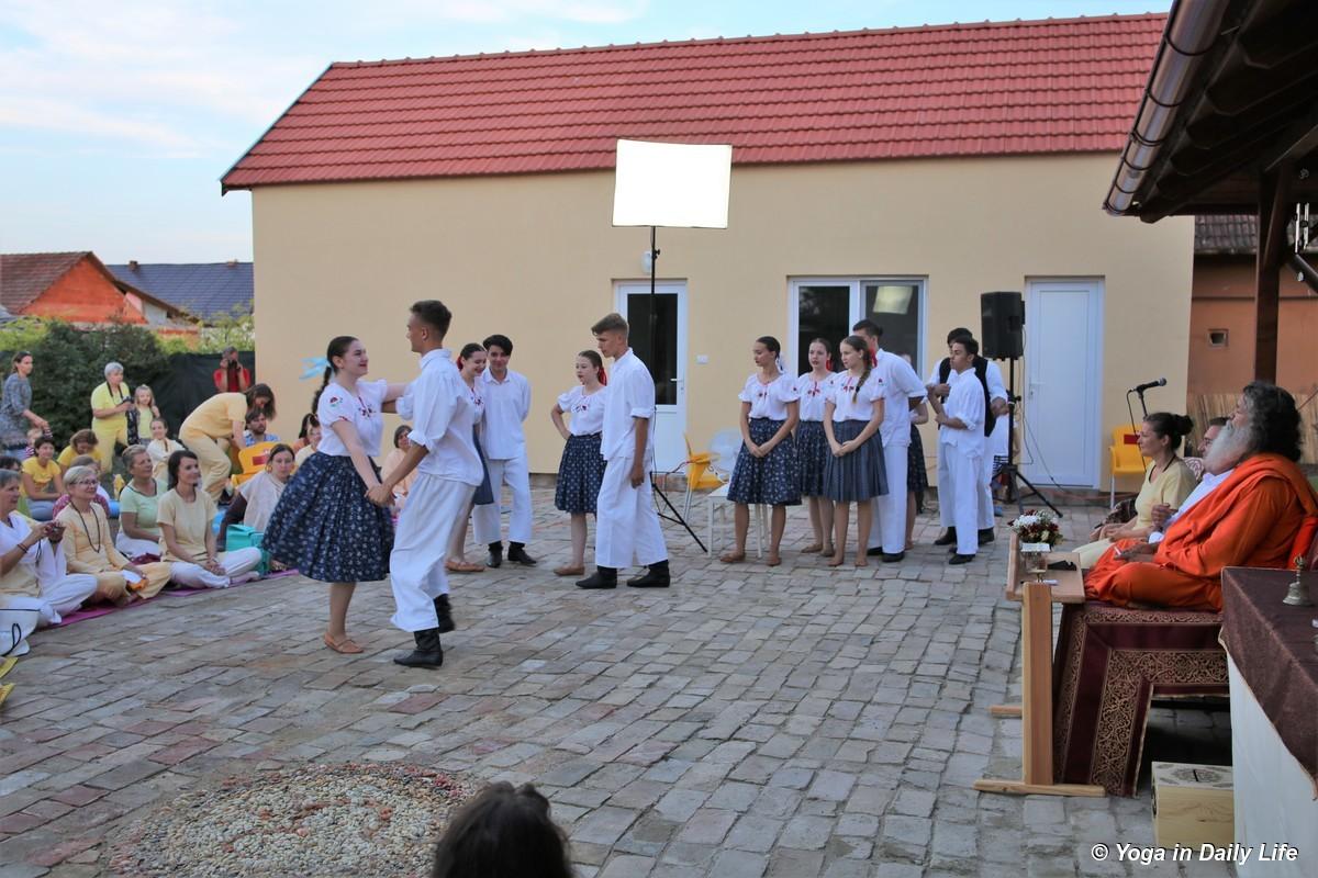 img 2136 72dpi 1200 wm