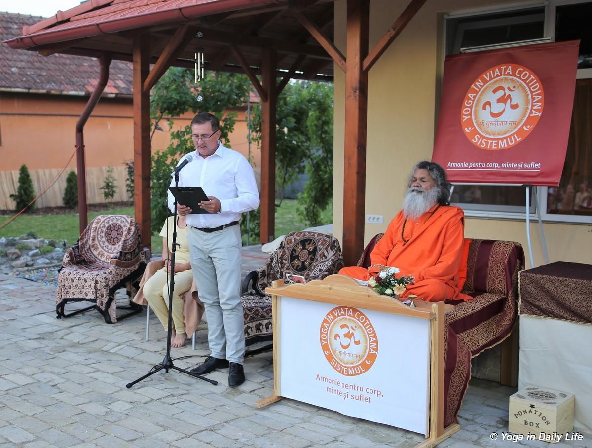 img 2154 72dpi 1200 wm