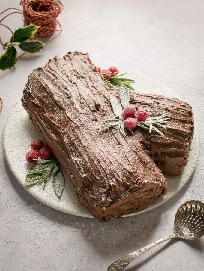 Vegan yule log cake