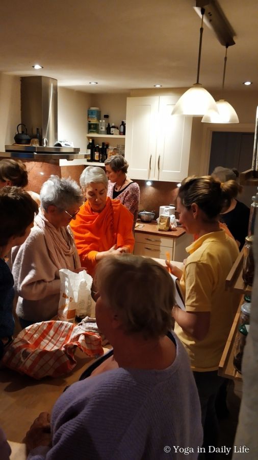 Swami Umapuri in The Netherlands, cooking workshop