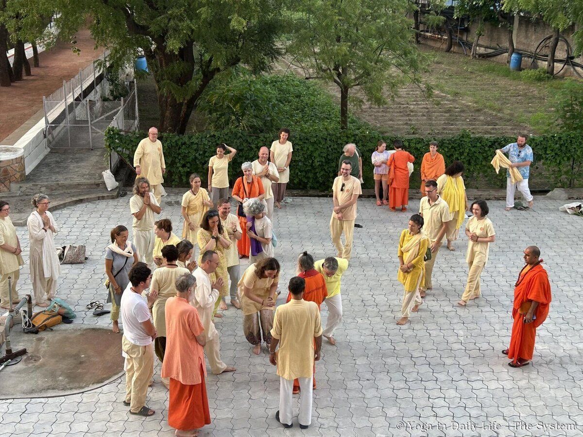 2.3. meeting gurudev 2 wm