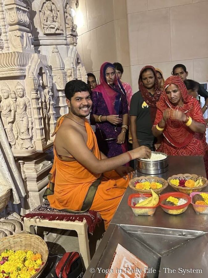 9.13. om ashram shiva temple wm