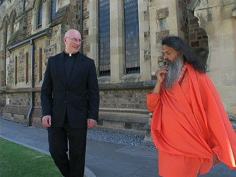 Swamiji with Father David Cappo - Vicar General of the Catholic Arch Diocese Swamiji with Father David Cappo - Vicar General of the Catholic Arch Diocese
