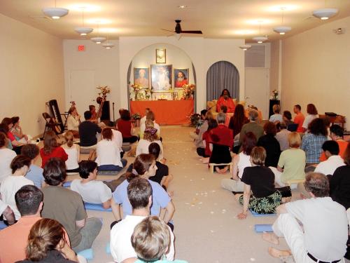 Satsang in Washington ashram Satsang in Washington ashram