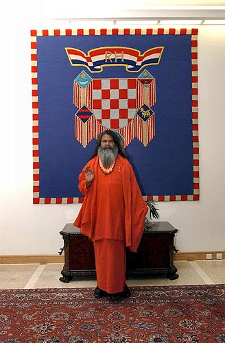 Swamiji with the Croatian coat-of-arms Swamiji with the Croatian coat-of-arms