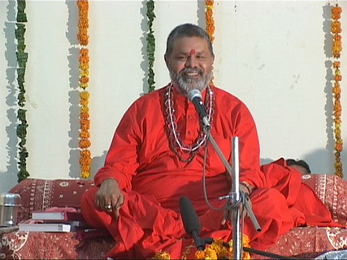 Swamiji at a satsang in Ahmedabad Swamiji at a satsang in Ahmedabad