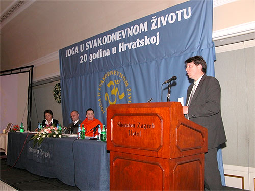Secretary of Croatian Society Against Leukaemia and Lymphoma expressing his thanks for received donation (the income of the public lecture in Zagreb) Secretary of Croatian Society Against Leukaemia and Lymphoma expressing his thanks for received donation (the income of the public lecture in Zagreb)