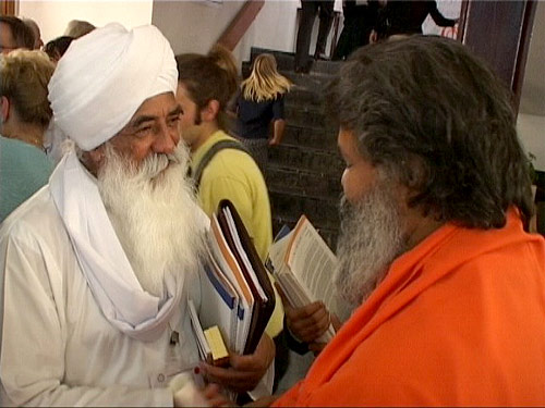 Swamiji makes many contacts Swamiji makes many contacts