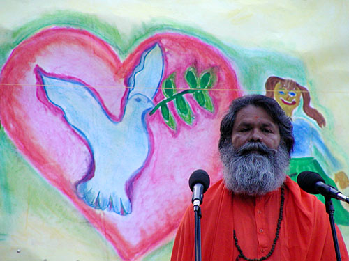 Swamiji gives the closing speech Swamiji gives the closing speech