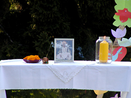 And also a candle for Sri Mahaprabhuji And also a candle for Sri Mahaprabhuji