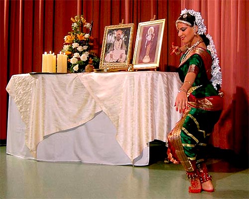Bhakti Devi performs Bharatanatyam, Classical Indian Dance Bhakti Devi performs Bharatanatyam, Classical Indian Dance