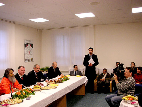 Press Conference at the Summit Press Conference at the Summit