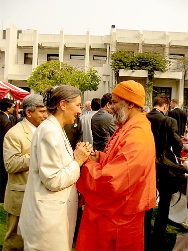 His Holiness Swamiji with Dr. Jutta Stefan-Bastl, Austrian Ambassador in India His Holiness Swamiji with Dr. Jutta Stefan-Bastl, Austrian Ambassador in India