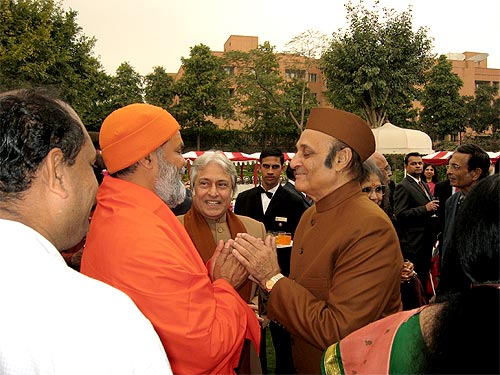His Holiness Swamiji with Dr. Karan Singh (a member of Indian Parliament) His Holiness Swamiji with Dr. Karan Singh (a member of Indian Parliament)