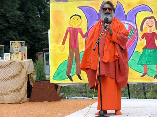 His Holiness Swamiji gave the closing speach His Holiness Swamiji gave the closing speach