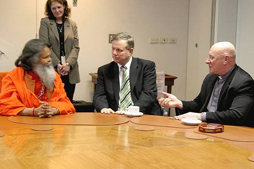 Open discussions: His Holiness Swamiji, Mr. Mike Rann, Monsignor David Cappo') Open discussions: His Holiness Swamiji, Mr. Mike Rann, Monsignor David Cappo