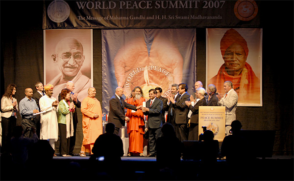 The candle of peace goes to Wellington/New Zealand, where the next World Peace Summit is going to take place in 2008 The candle of peace goes to Wellington/New Zealand, where the next World Peace Summit is going to take place in 2008