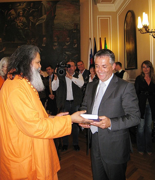 Meeting the Mayor Tomaz Gantar Meeting the Mayor Tomaz Gantar