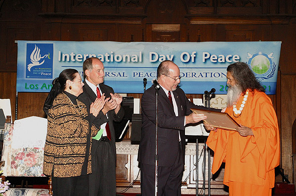 His Holiness Swamiji Receives Title ‘Ambassador of Peace’ His Holiness Swamiji Receives Title ‘Ambassador of Peace’