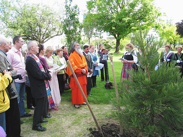 His Holiness Swamiji plants his 25th World Peace Tree in Linz, Austria His Holiness Swamiji plants his 25th World Peace Tree in Linz, Austria