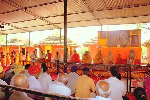 His Holiness Swamiji at the Gurupurnima Satsang in India His Holiness Swamiji at the Gurupurnima Satsang in India